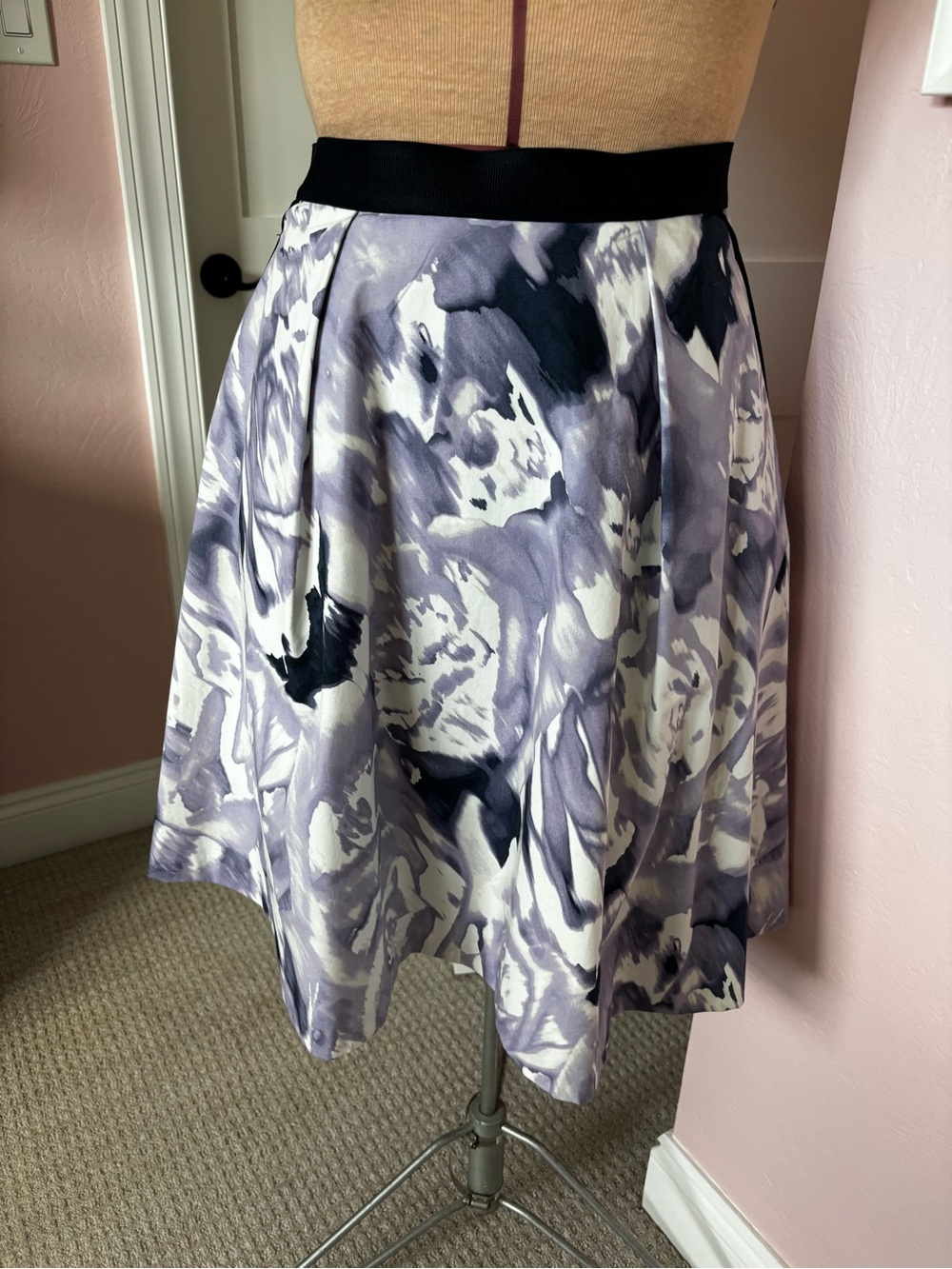Ellen Tracy Lavender Floral A-Line Skirt with Navy Waistband